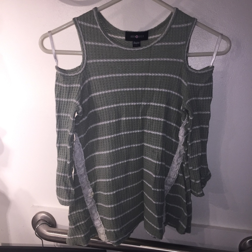 kids long sleeve (off the shoulder)